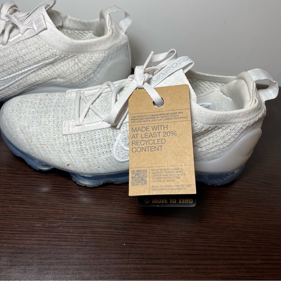 Nike Air VaporMax Flyknit - Picture 4 of 10